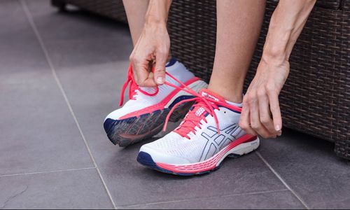 Pilihlah Ukuran Sepatu yang Lebih Besar dari Ukuran Kaki Anda Pilihlah Ukuran Sepatu yang Lebih Besar dari Ukuran Kaki Anda