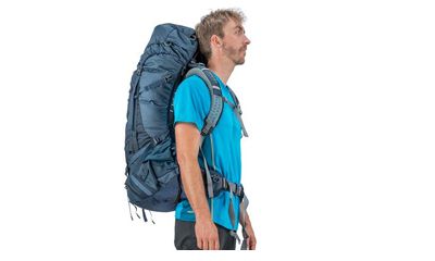 Sesuaikan Tas Gunung dengan Mengecek Panjang Punggung Sesuaikan Tas Gunung dengan Mengecek Panjang Punggung