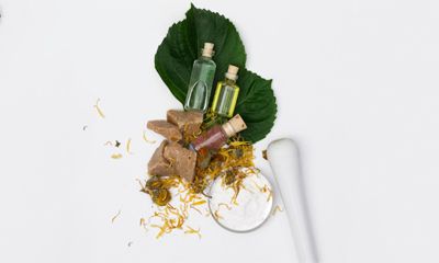 Hindari Formula Tambahan yang Berisiko Bagi Kulit Hindari Formula Tambahan yang Berisiko Bagi Kulit