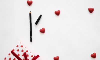 Eyeliner Waterproof Pencil Cocok untuk Pemula dengan Hasil Akhir Lebih Rapi dan Presisi Eyeliner Waterproof Pencil Cocok untuk Pemula dengan Hasil Akhir Lebih Rapi dan Presisi