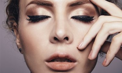 Upayakan Juga Memilih Eyeliner yang Tahan Keringat dan Minyak Upayakan Juga Memilih Eyeliner yang Tahan Keringat dan Minyak